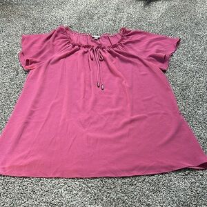 Lightweight Short Sleeve Top. Size 14/16